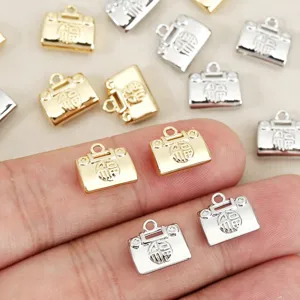 Petits charms cadenas en métal doré et argenté, parfaits pour les bijoux DIY, bracelets et colliers.