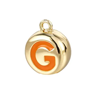 Vergoldeter Buchstabe G runder Anhänger mit orangefarbenem Emaille für DIY Schmuckherstellung.