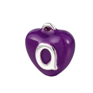 Paarse hartvormige hanger met zilveren letter Q, glanzende emaille bedel voor DIY sieraden.