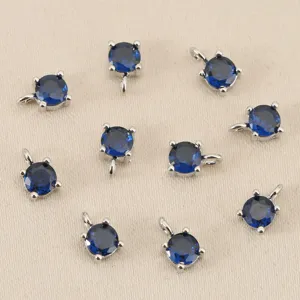 Runde blaue Zirkon Anhänger mit vier Krappen für DIY handgemachte Schmuck Zubehör.