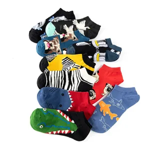 Kleurrijke cartoon dier enkelsokken set, ademende katoenen zomer bootsocks voor heren.