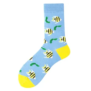 Herren Damen Ozean Serie Crew Socken mit süßen gelben Fischen Baumwolle Freizeit Mode Socken