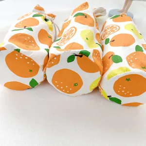 Tragbarer Leinwand-Becherhalter mit niedlichem Orangen-Druck Kordelzug Tasche fuer unterwegs