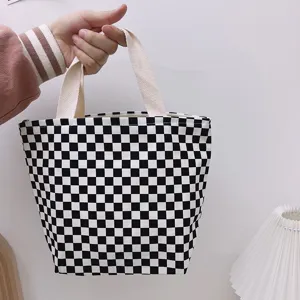 Bolso de lona con estampado de ajedrez en blanco y negro, bolsa de almuerzo casual.