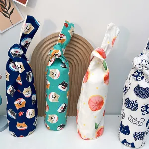 Japanischer Stil Leinwand Wasserflasche Hülle Detail zeigt niedliche Druckmuster Griff.