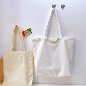 Detailansicht einer einfachen, einfarbigen Canvas-Tragetasche, große Baumwolltasche.
