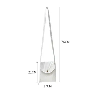 Minimalistische Umhängetasche aus Segeltuch für Handy mit langem Riemen und Knopf.