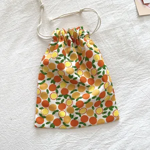 Niedlicher Beutel mit Orangenmuster, Kordelzug, ideal für Kosmetik und kleine Gegenstände.