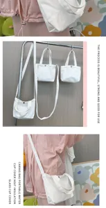 Minimalistische witte canvas schoudertas voor dagelijks woon-werkverkeer casual stijl.