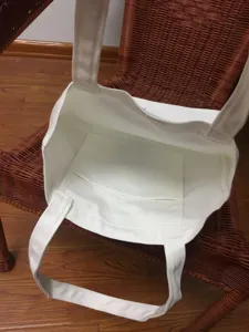 Weiße Canvas Tragetasche für Damen, lässige einfarbige Schulter-Einkaufstasche mit Innentasche.
