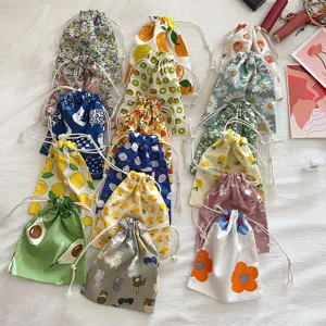 Japanischer Stil Literarisch Baumwolle Kordelzug Tasche Blumen Frucht Tier Druck Aufbewahrungbeutel Tragbare Kosmetik Make-up Organizer Tasche Für Reise Alltäglich