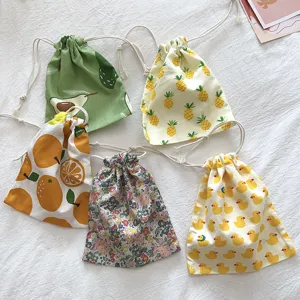 Japanischer Stil Kordelzug Aufbewahrungstasche, tragbarer Kosmetik-Organizer mit Blumenprint.