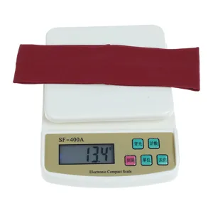 Bandeau de sport en coton uni vue détaillée montrant le poids sur balance, élastique.