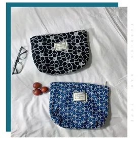 Borsa cosmetica in tela con cerniera portatile astuccio per trucco ricamato con fiori