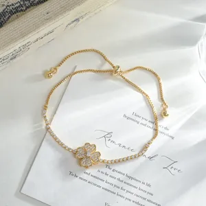 Luxury Copper Rotating Four-leaf Clover Bracelet Shiny Rhinestone Micro-inlaid Adjustable Pull Chain Bracelet For Women Fashion Jewelry