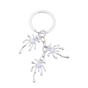 Silberfarbener Legierungs-Schluesselanhanger mit Opalperlen, modischer Taschenanhanger.
