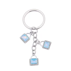 Legierung Kristall Schlüsselanhänger mit drei Anhängern und funkelnden Strass.