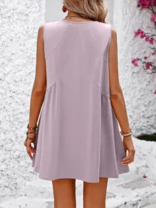 Detail view of the casual summer sleeveless v-neck dress in light purple color.