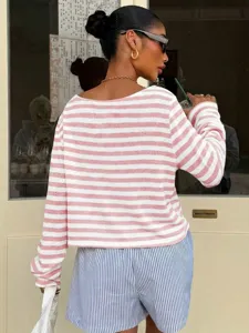 Chique gestreepte gebreide trui met lange mouwen voor dames, casual roze en witte top.