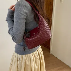 Woven leather shoulder bag for women elegant hobo dumpling handbag casual daily commute