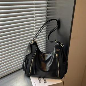 Black large capacity shoulder bag for women, multi zipper stylish commuting tote bag with small pouch.