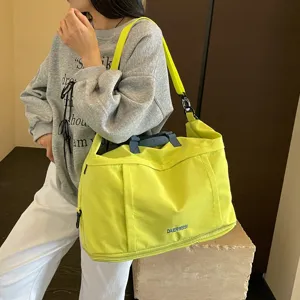 Grande borsa da viaggio donna capiente, comoda borsa sportiva leggera per brevi viaggi.