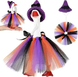 Llavero de pato ganso blanco de Halloween con un sombrero de bruja tejido a mano.