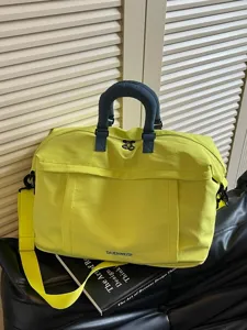 Borsa da viaggio capiente e alla moda, borsa fitness a spalla portatile per donne.