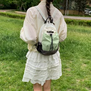 Mini mochila de exterior ligera para mujer, mochila informal multifuncional con cierre de cordón.