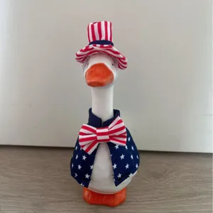 7 inch little goose Independence Day costume set with hat and cape for desktop decor