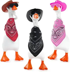 Simpatica statuetta di anatra cowboy con cappello occhiali da sole e bandana regalo