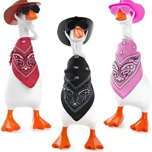 Set di statuette di anatra cowboy carina con cappello occhiali e bandana decorazione scrivania.