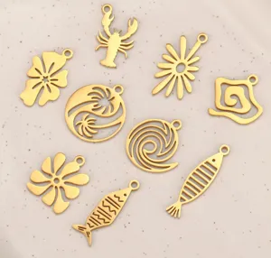 Stainless steel gold-plated marine and flower charms pendant jewelry accessories set.
