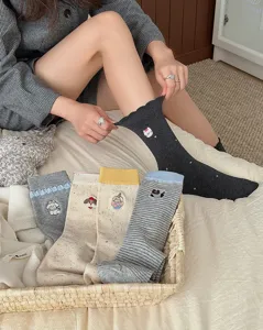 Autumn winter women socks retro dot yarn cartoon embroidery cute mid tube socks casual style
