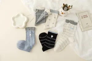 Calcetines de media pantorrilla estilo JK japonés con lazos dulces y bordados para mujeres.