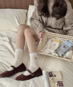 Women's autumn winter cute embroidered speckled yarn mid-tube socks with retro mary janes.