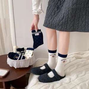 Japanese style cute bear cartoon crew socks, early autumn college style mid-tube socks for women.