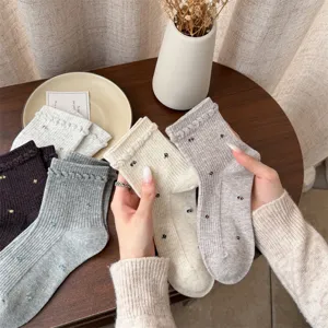Japanische süße Damensocken mit Blumenmuster, Baumwolle Rüschen Crew Socken Frühlingsstil.