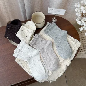 Herbst Damen süße Blumen Baumwollsocken, japanischer Stil süße bequeme gestapelte Socken.