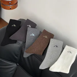 Men Snow Mountain Embroidery Crew Socks Cotton Breathable Athletic Basketball Socks Casual Ribbed Streetwear Mid-Tube Socks