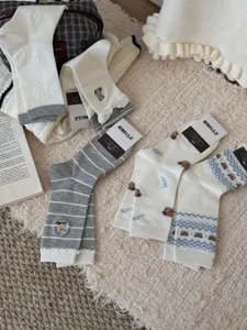 Chaussettes mi-hautes brodées d'ours vintage style preppy mode d'hiver douillettes