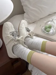Retro striped women socks college style cotton socks with color block fashion design.