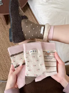Mujeres calcetines lindos florales estilo japonés algodón rosa calcetines de tubo medio