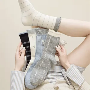 Mujeres calcetines de tubo medio estilo dulce japonés lindo bordado lazo estéticos