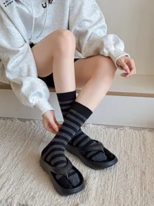 Japanese style striped split-toe socks women black and white toe socks for sandals and shoes