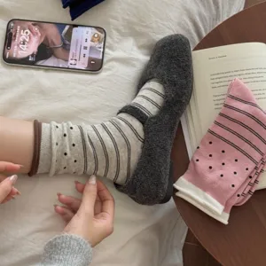 Japanischer Stil Kontrast Rippbündchen Gestreift Punktmuster Mittelhoch Socken Damen Lässig Baumwollmischung Slouch Socken