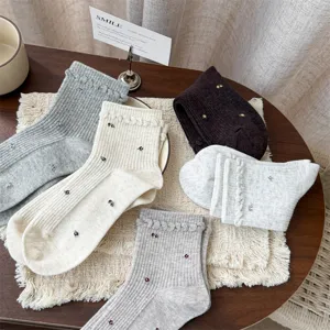 Süße Vintage Blumen Baumwoll Socken für Damen, süße Rüschen Bündchen Freizeitsocken.