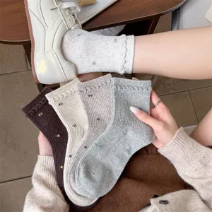 Japanischer Stil Damen Blumen Wadenhohe Socken Baumwollmischung Slouch Socken Mit Blasenmund Bestickt Atmungsaktiv Preppy Mode Socken