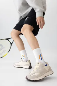 Herren Sport Socken mit farbigem abstrakten Muster Design fuer Laufen und Basketball.