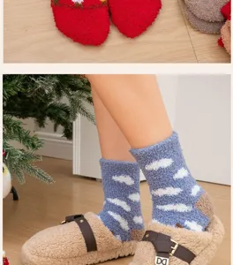 Ensemble de chaussettes duveteuses en velours corail et pantoufles, hiver chaud.